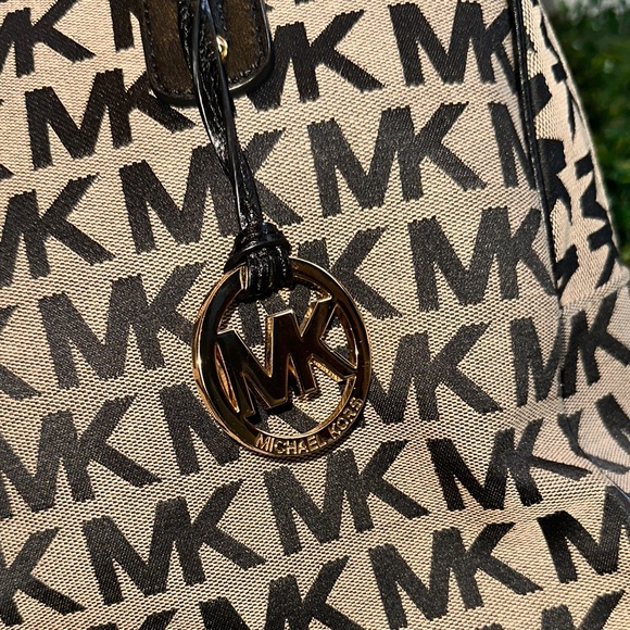 Michael Kors Signature Black and Tan Satchel - Picture 2 of 5